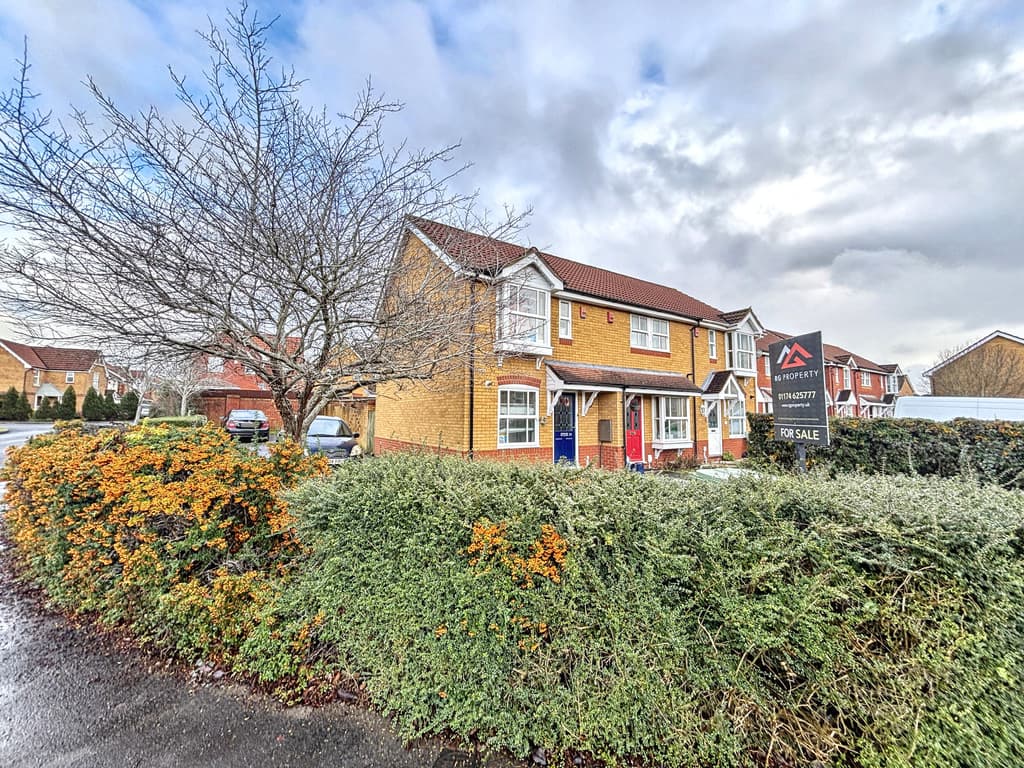 2 bed house in The Beeches, Bristol