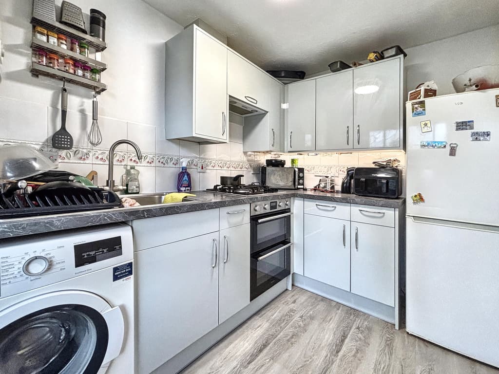 2 bed house in The Beeches, Bristol