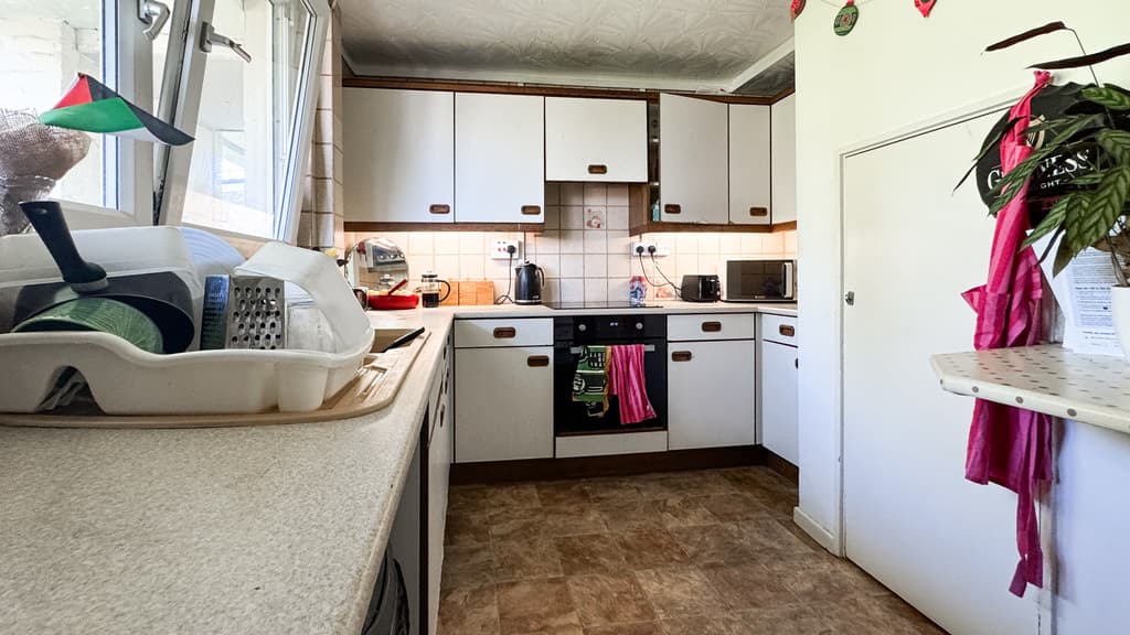 3 bed flat in BS7