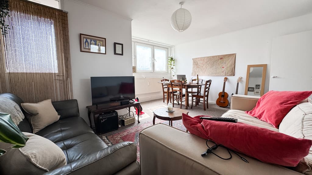 3 bed flat in BS7
