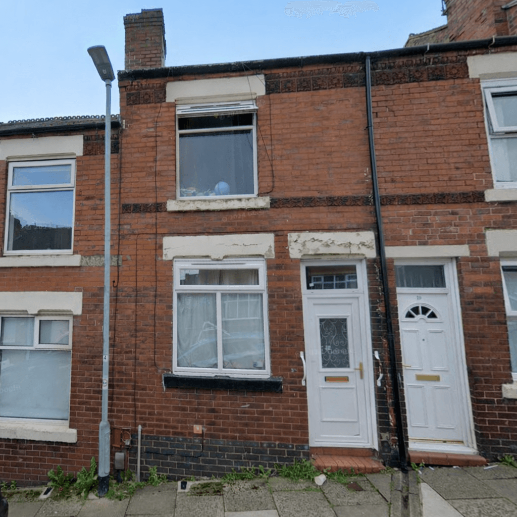 2 bed house in Mars Street, Stoke on Trent