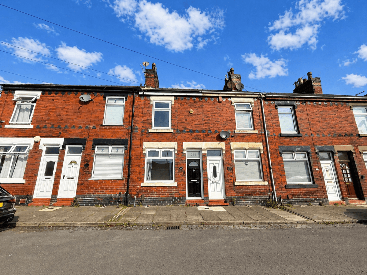 2 bed house in Keelings Road, Stoke-on-Trent