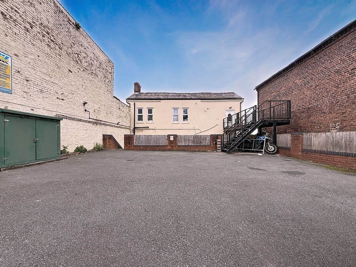 5 bed flat on Hill Street, 45-47 Hill Street