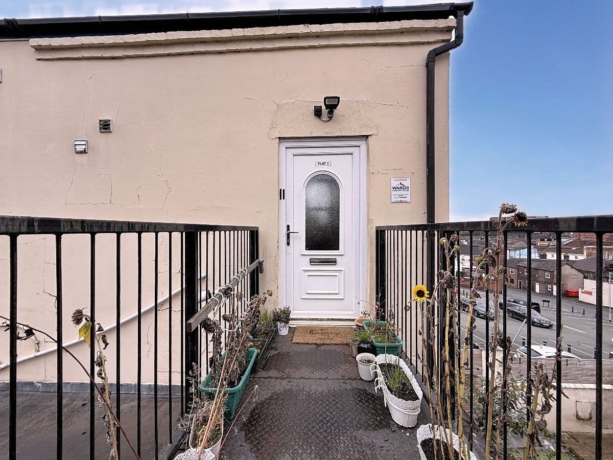 5 bed flat on Hill Street, 45-47 Hill Street