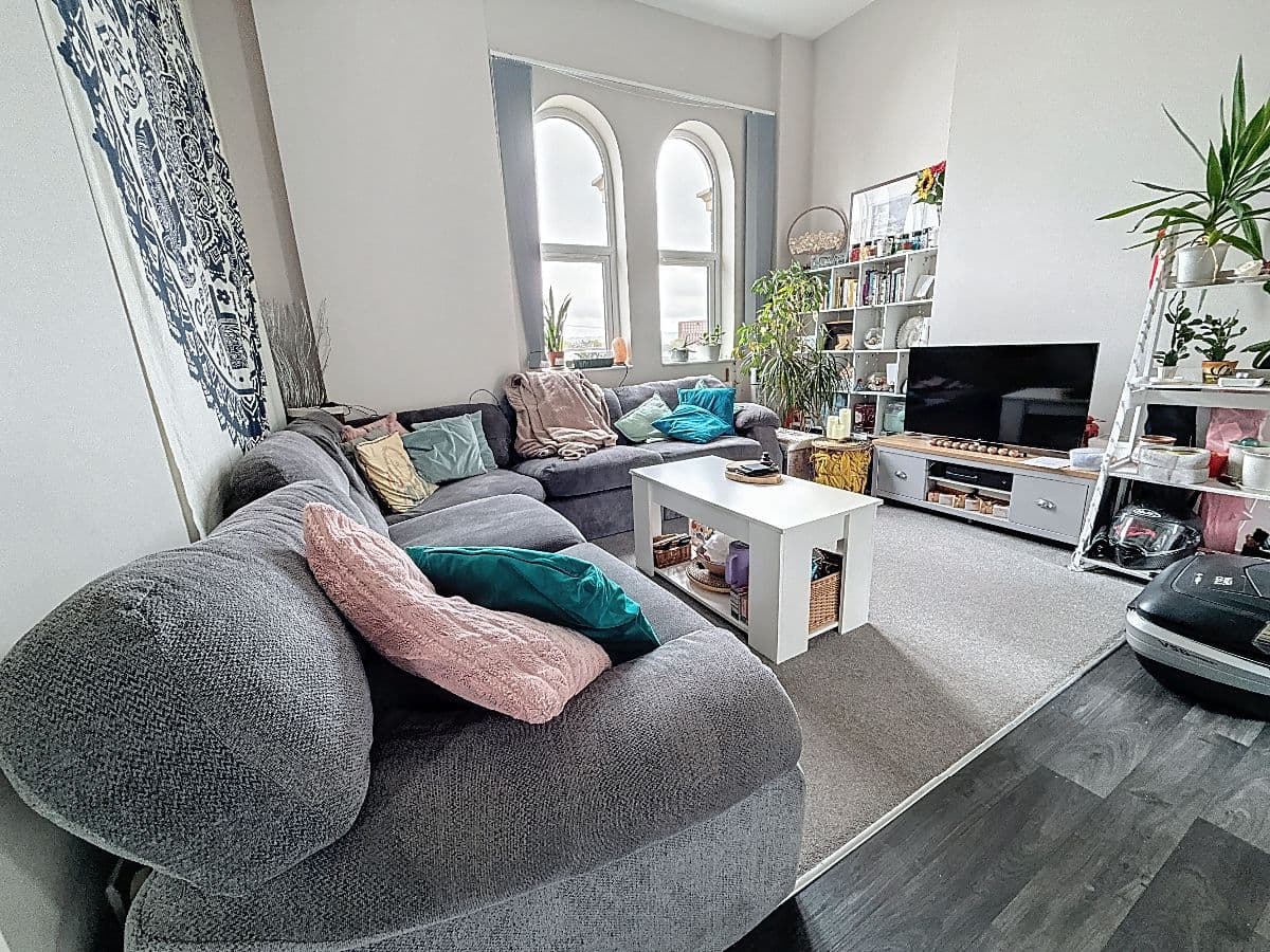 5 bed flat on Hill Street, 45-47 Hill Street
