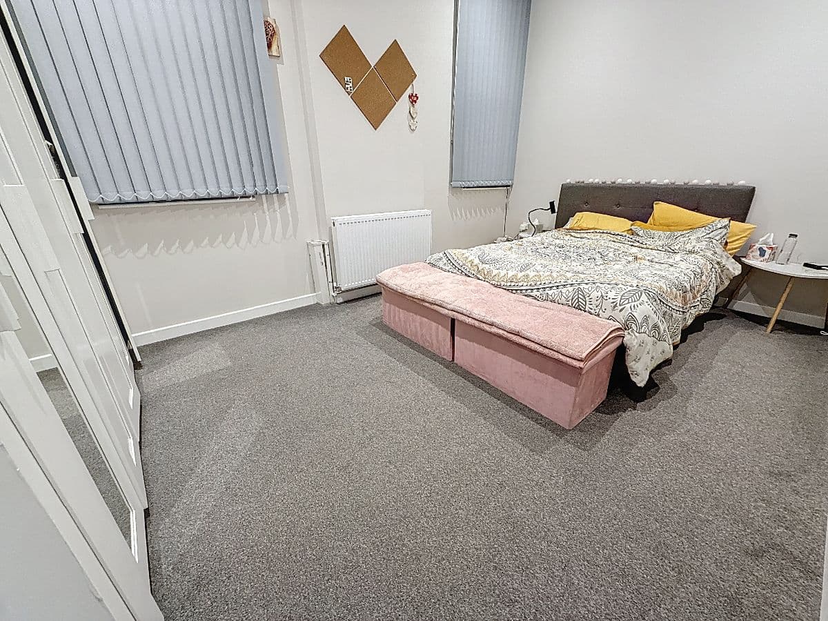 5 bed flat on Hill Street, 45-47 Hill Street