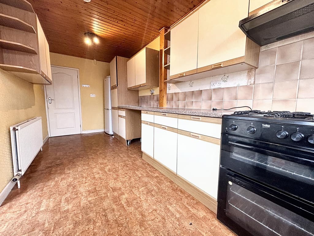3 bed house in Meadowsweet Avenue, Bristol