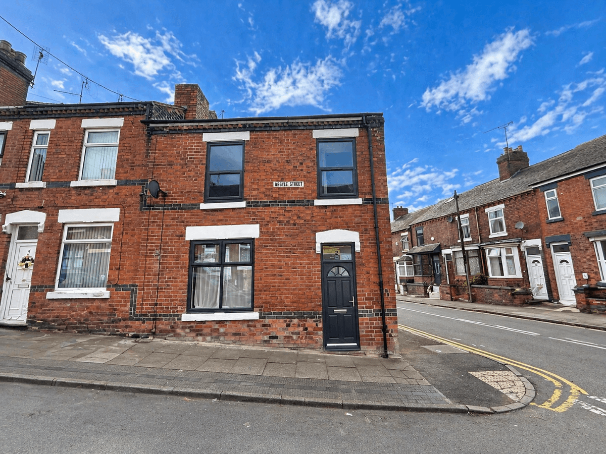 4 bed house in Argyle Street, Stoke on Trent