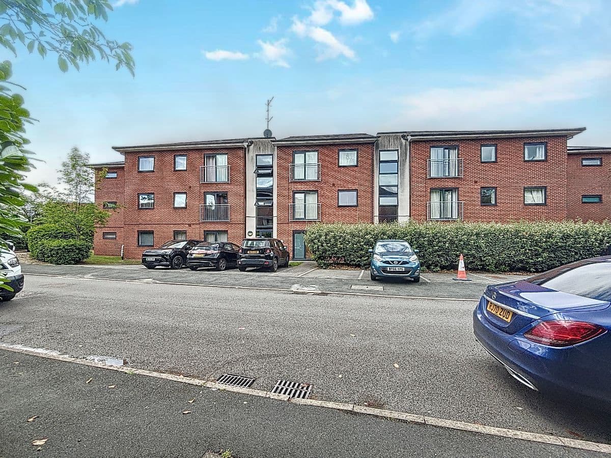 2 bed house in Penstock Drive, Stoke-on-Trent