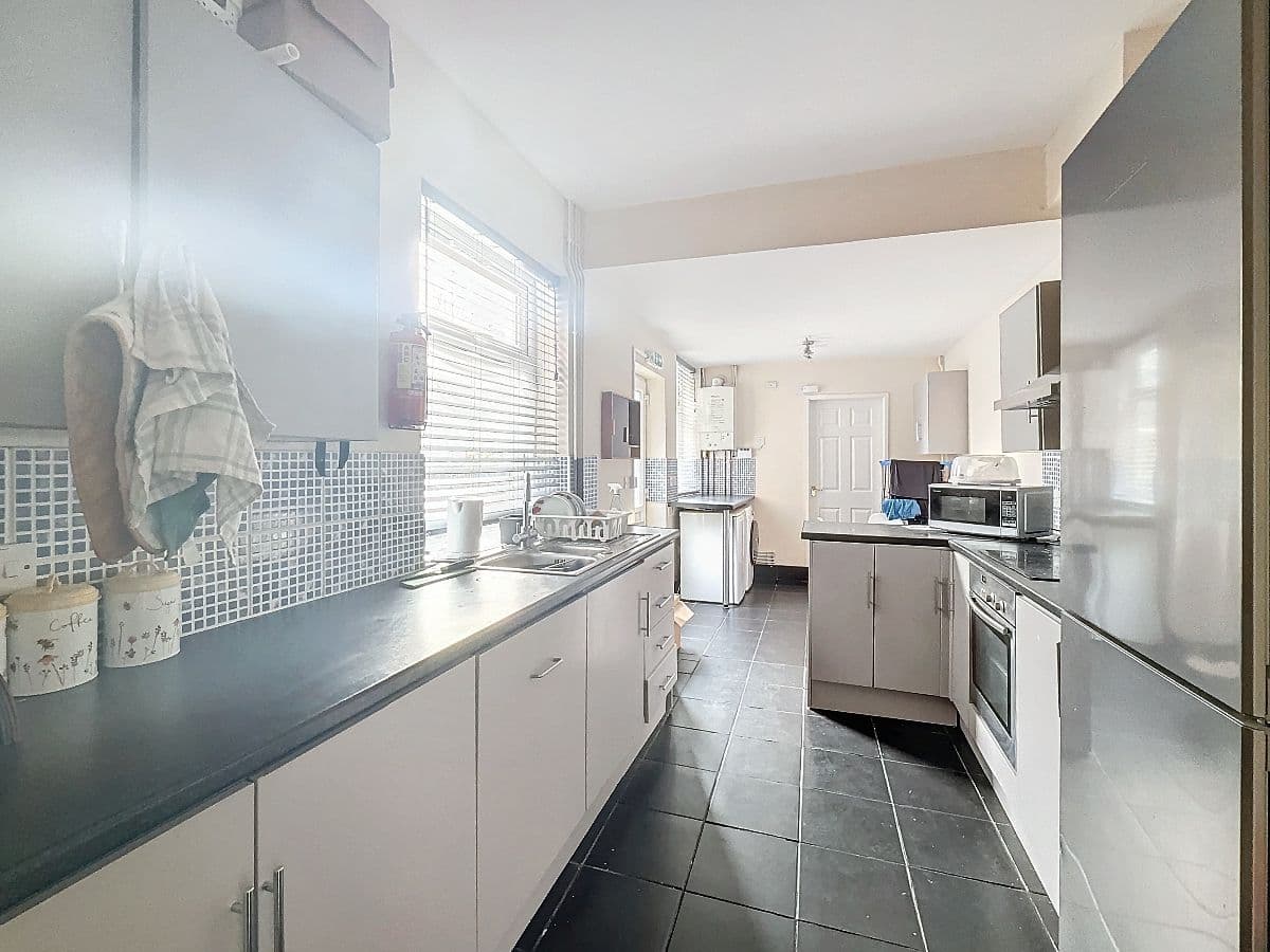5 bed house on Ashford Street, Stoke-on-Trent
