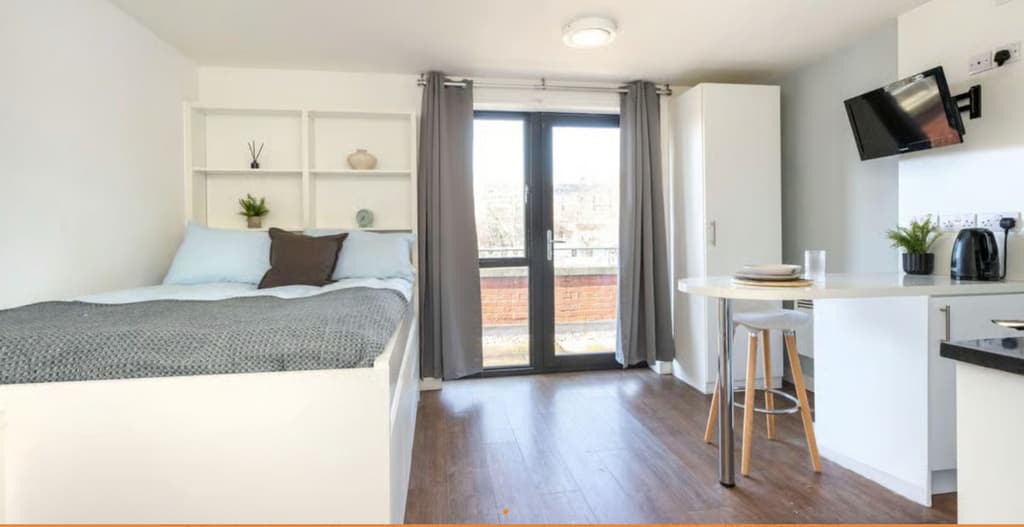 studio on The Colston, 8-10 Colston avenue