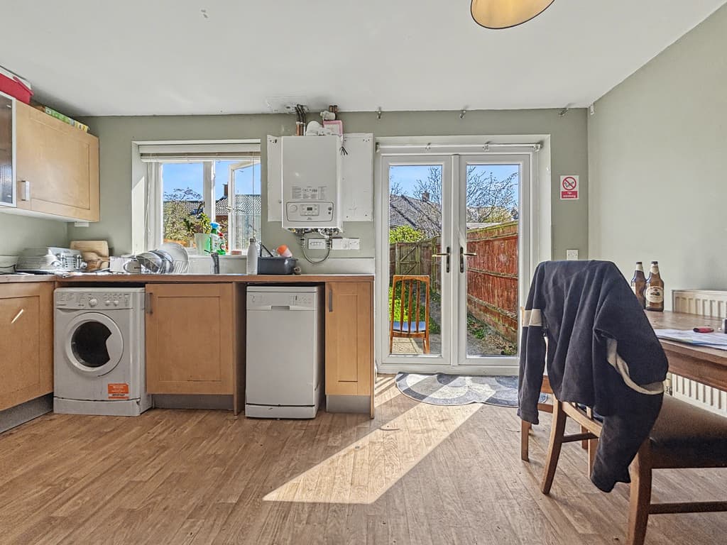4 bed flat in Lydia Court, Bristol