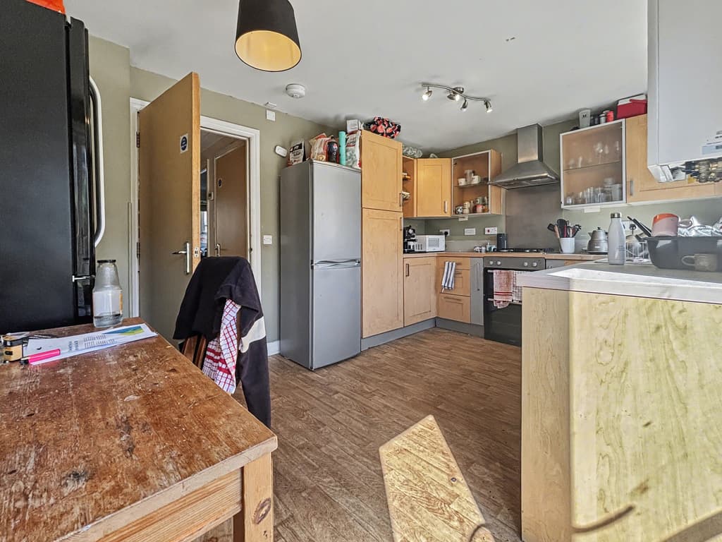 4 bed flat in Lydia Court, Bristol