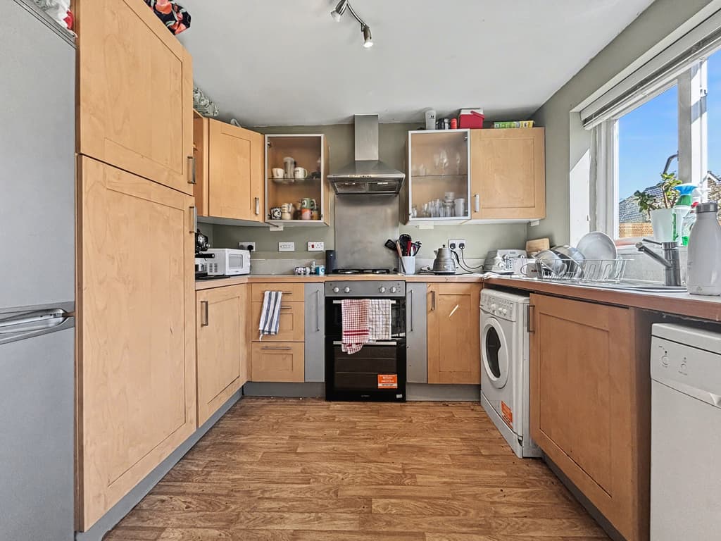 4 bed flat in Lydia Court, Bristol