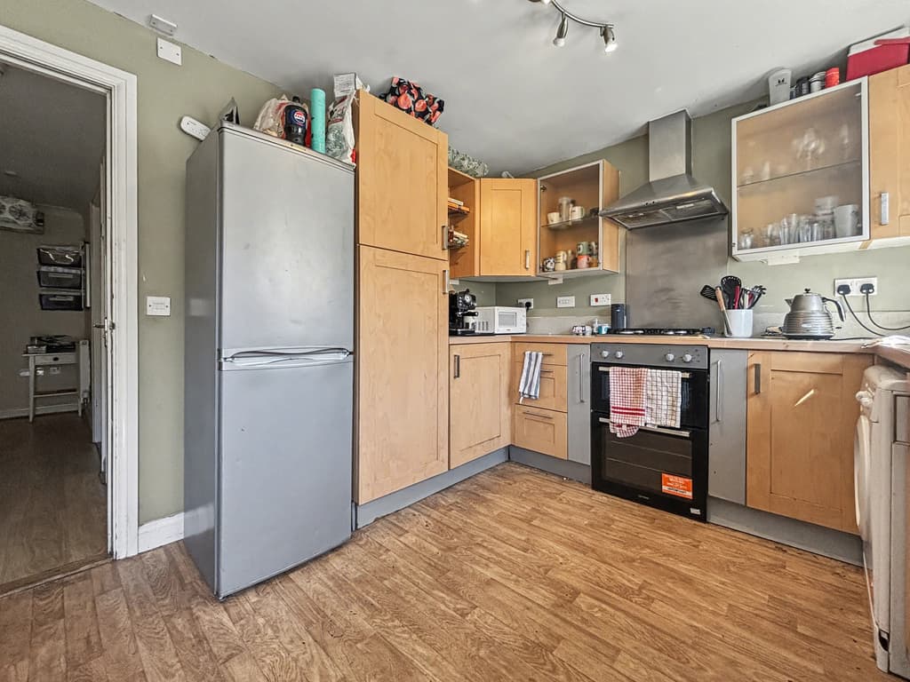 4 bed flat in Lydia Court, Bristol