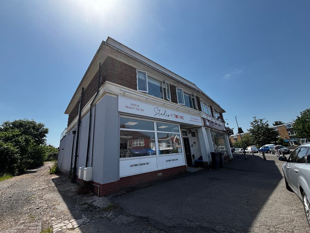 1 bed house in BS9
