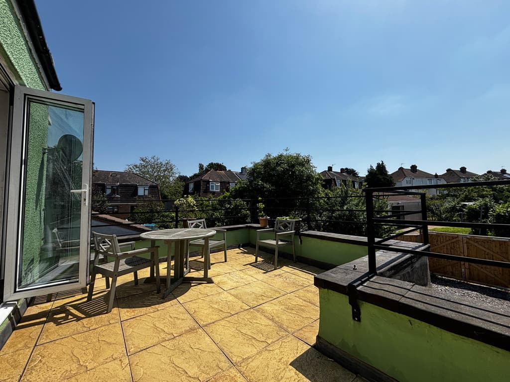 1 bed house in BS9
