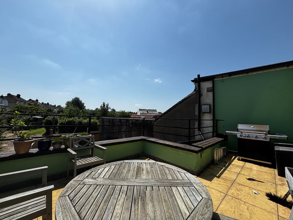 1 bed house in BS9