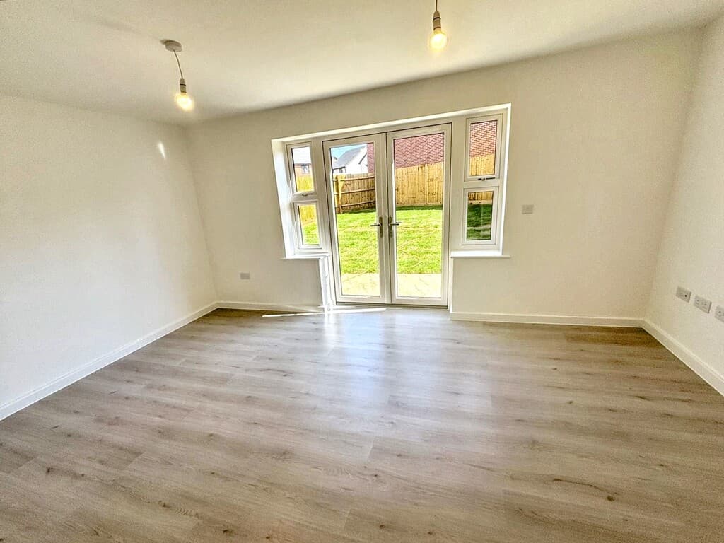 3 bed house in Spindle Way, Gloucester