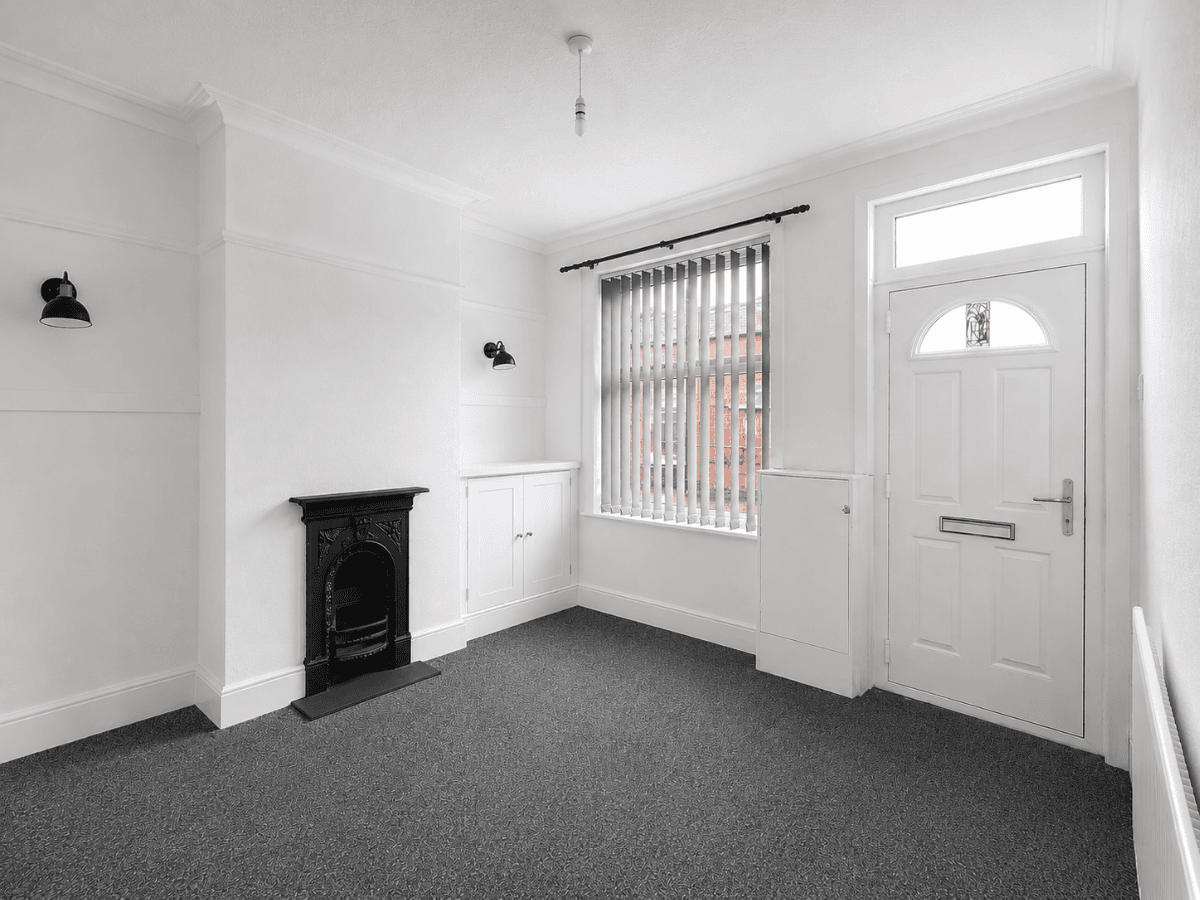 2 bed house in Sefton Street, Stoke-on-Trent