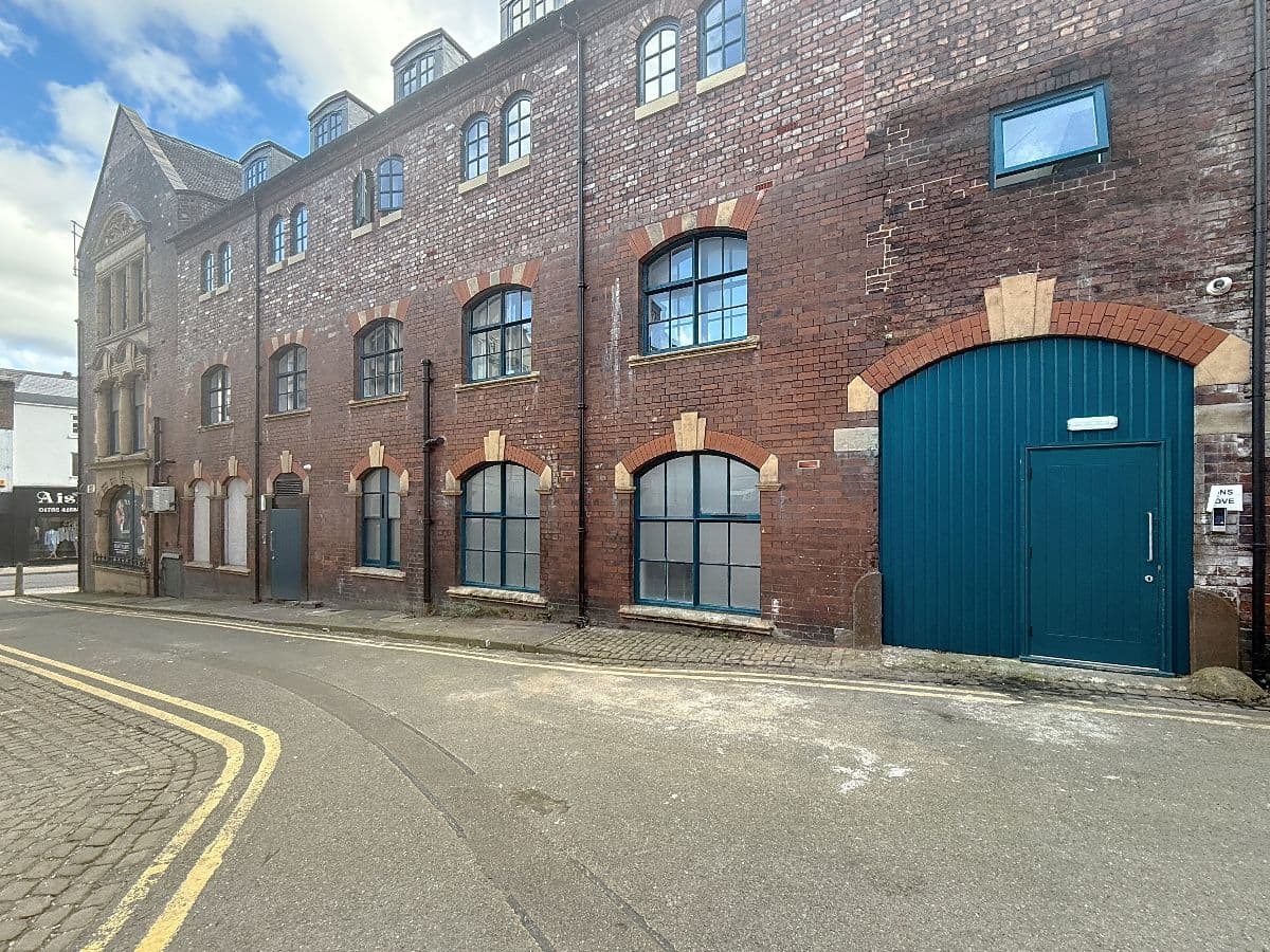 1 bed flat on Lyons Grove, Consort Street