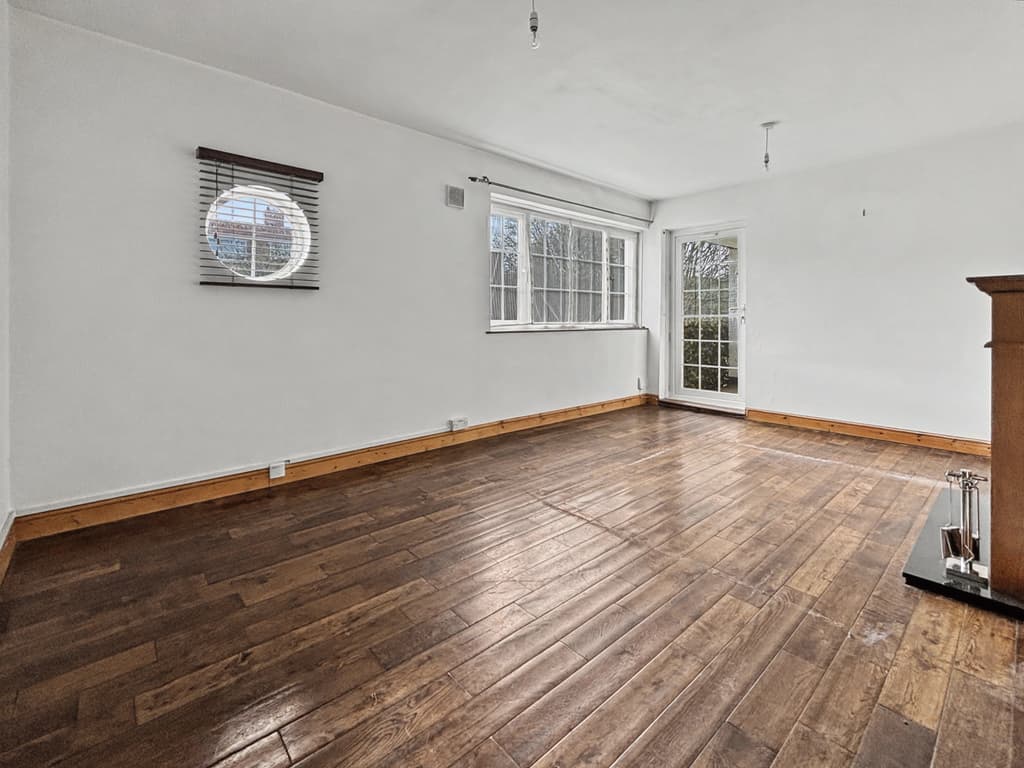 2 bed house in Lorain Walk, Bristol