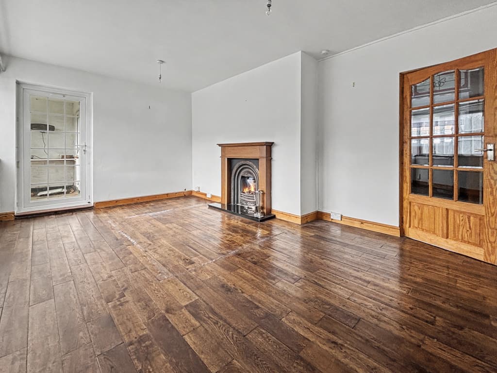 2 bed house in Lorain Walk, Bristol