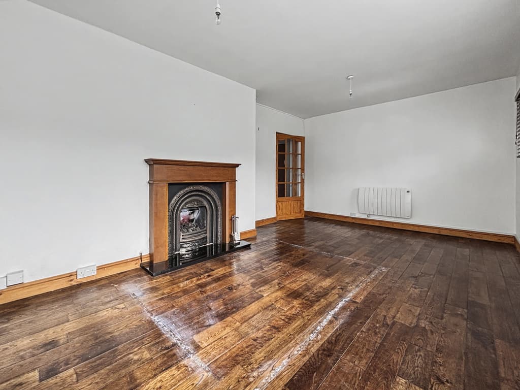 2 bed house in Lorain Walk, Bristol
