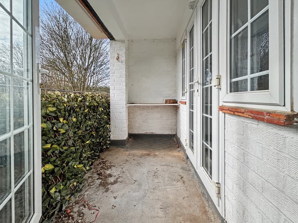 2 bed house in Lorain Walk, Bristol