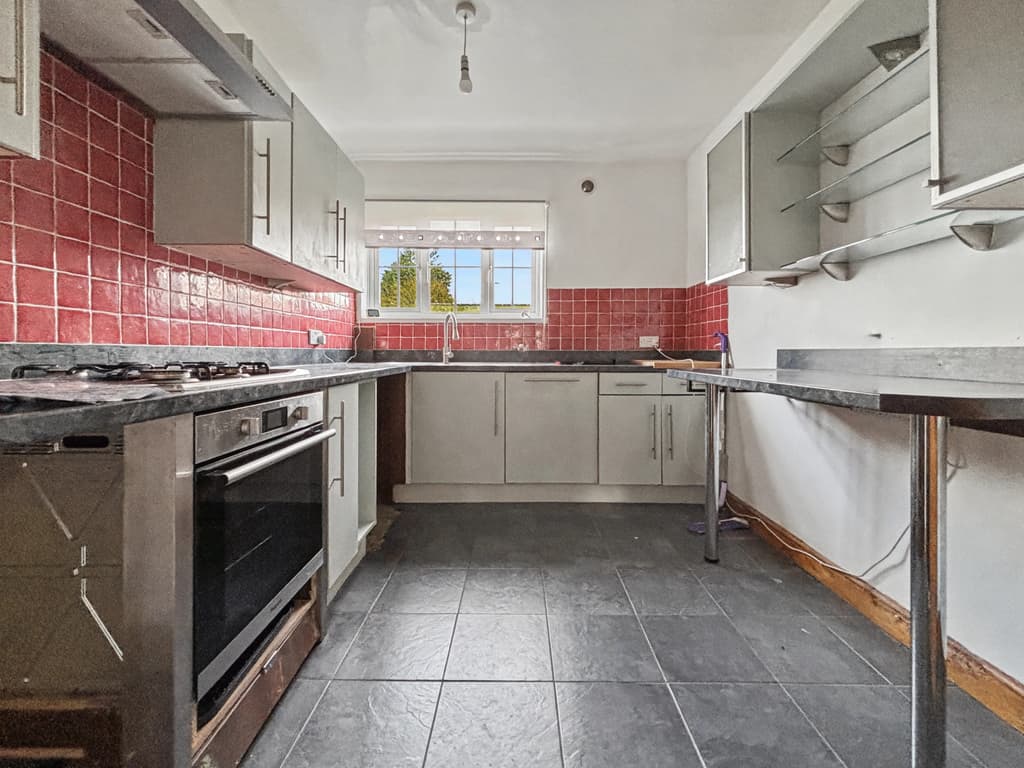 2 bed house in Lorain Walk, Bristol