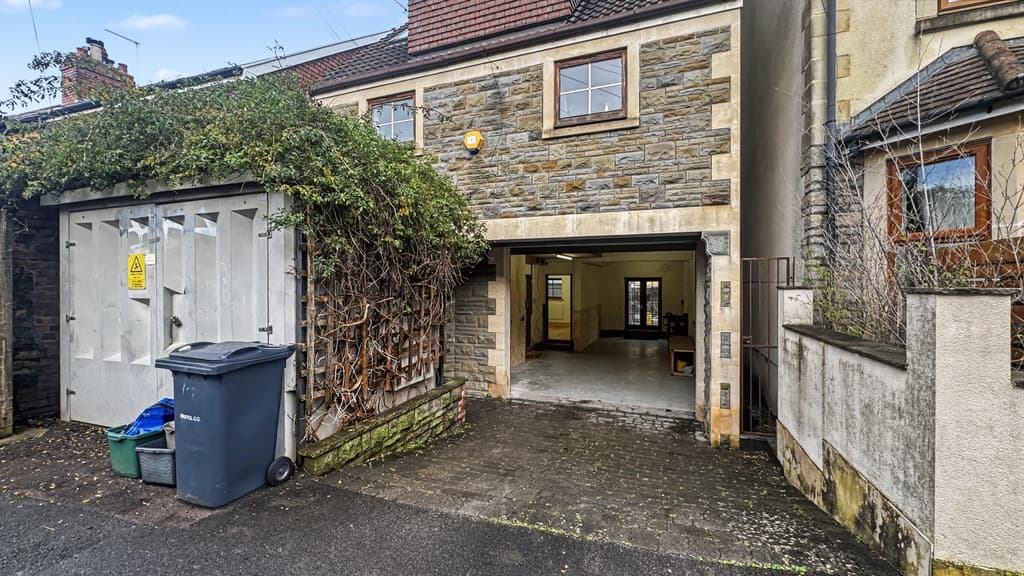 commercial unit in Allington Road, Bristol