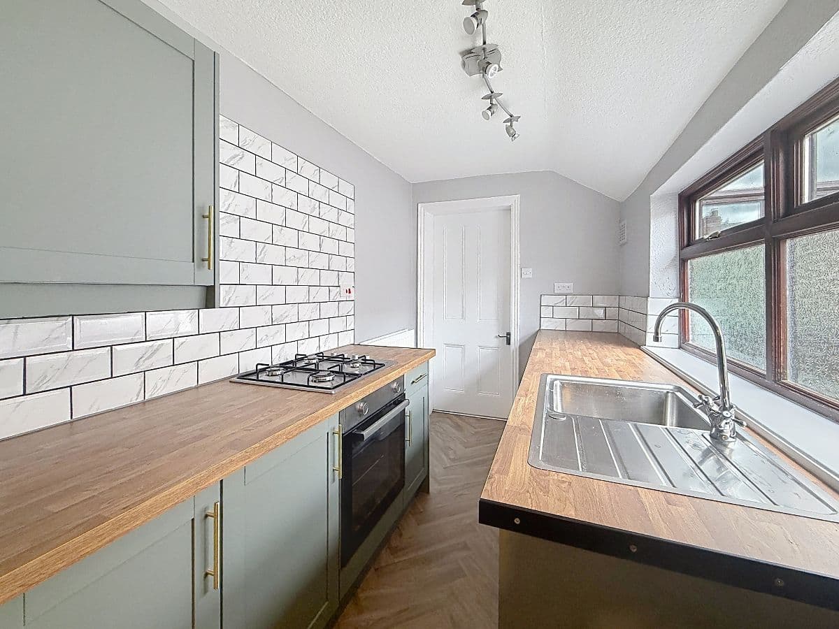 2 bed house in Capewell Street, Stoke on Trent