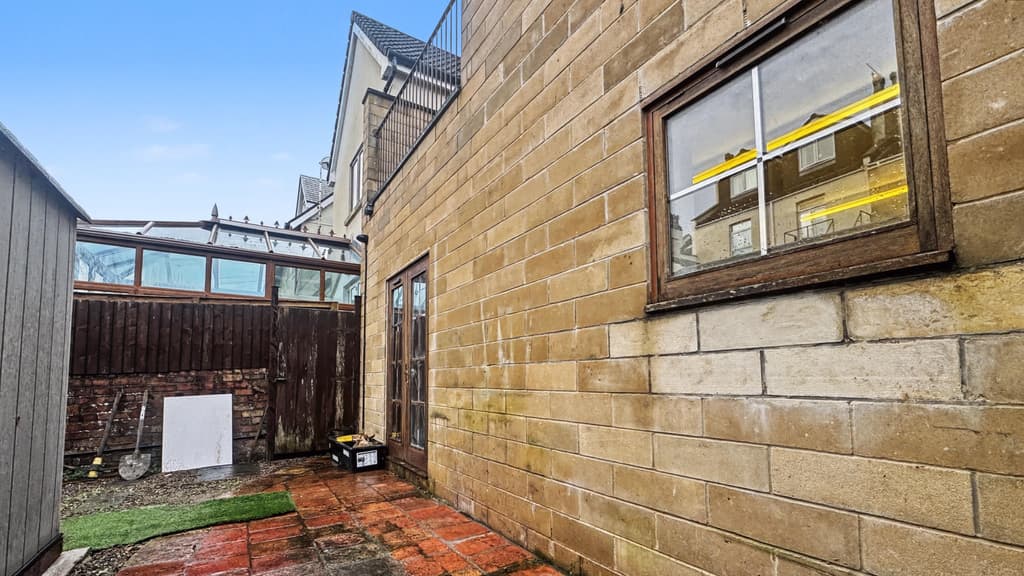 commercial unit in Allington Road, Bristol