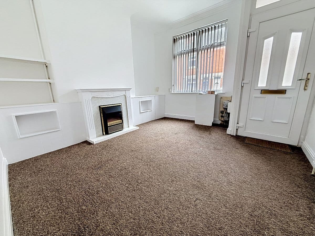 2 bed house on Carron Street, Fenton