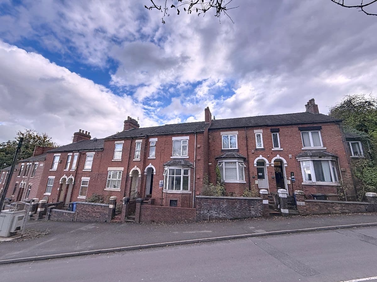 6 bed house on Etruria Road, Stoke-on-Trent