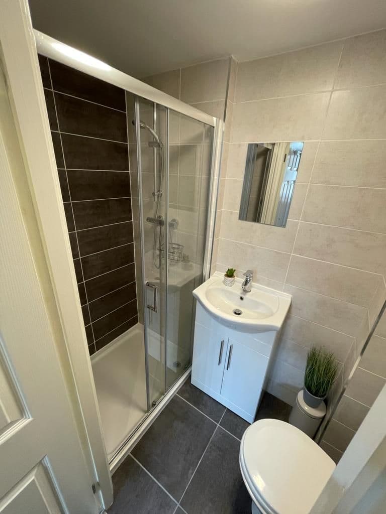 6 bed house on Etruria Road, Stoke-on-Trent