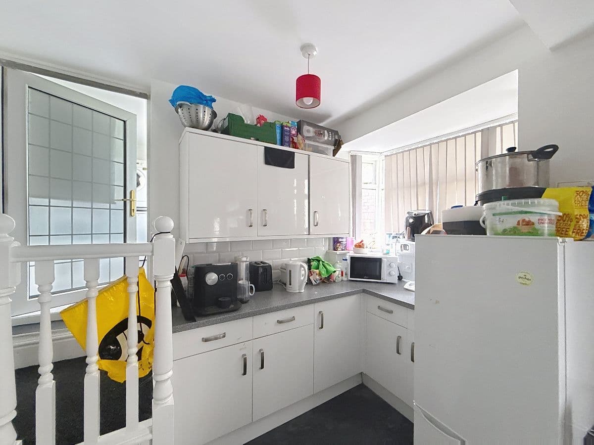 6 bed house on Etruria Road, Stoke-on-Trent