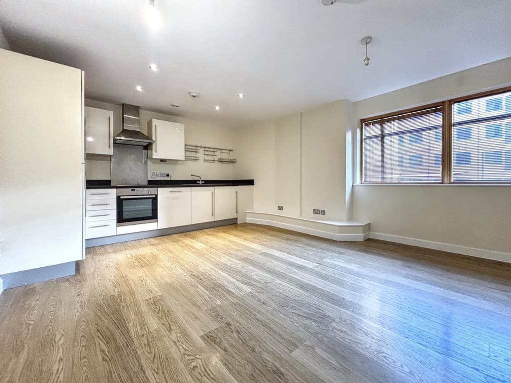 2 bed house in Apollo Apartments, Bristol