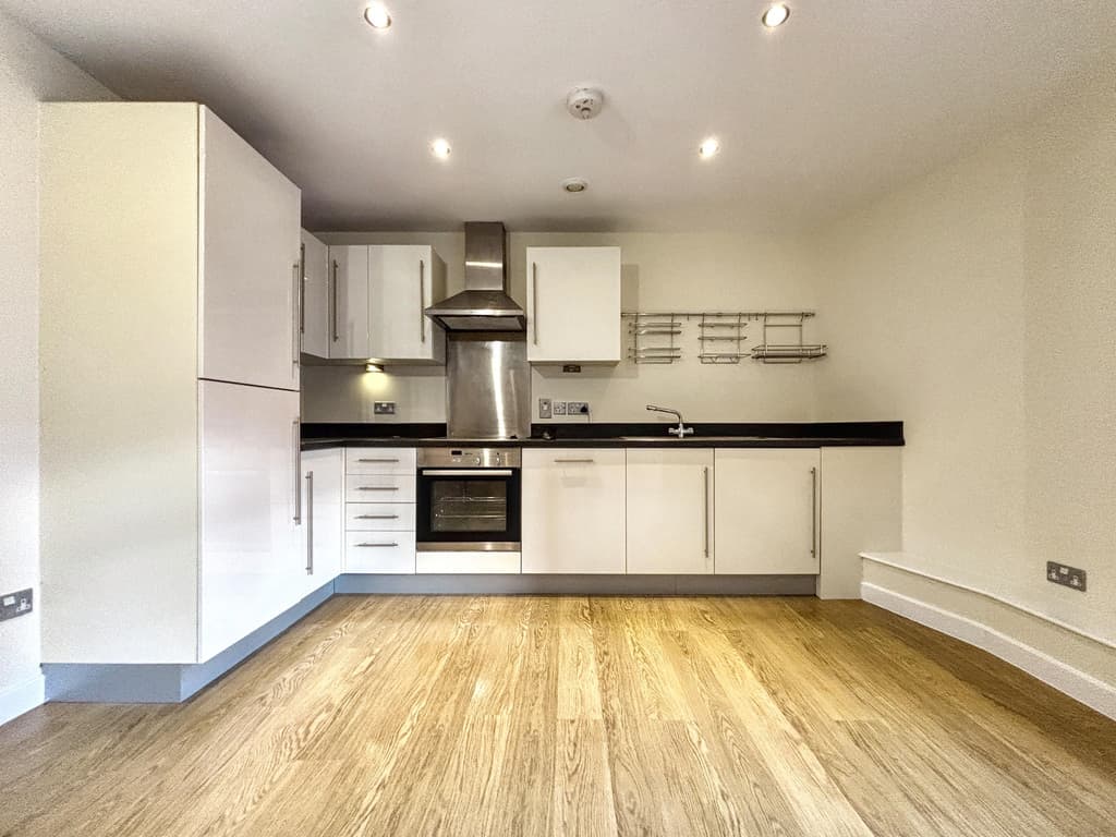 2 bed house in Apollo Apartments, Bristol