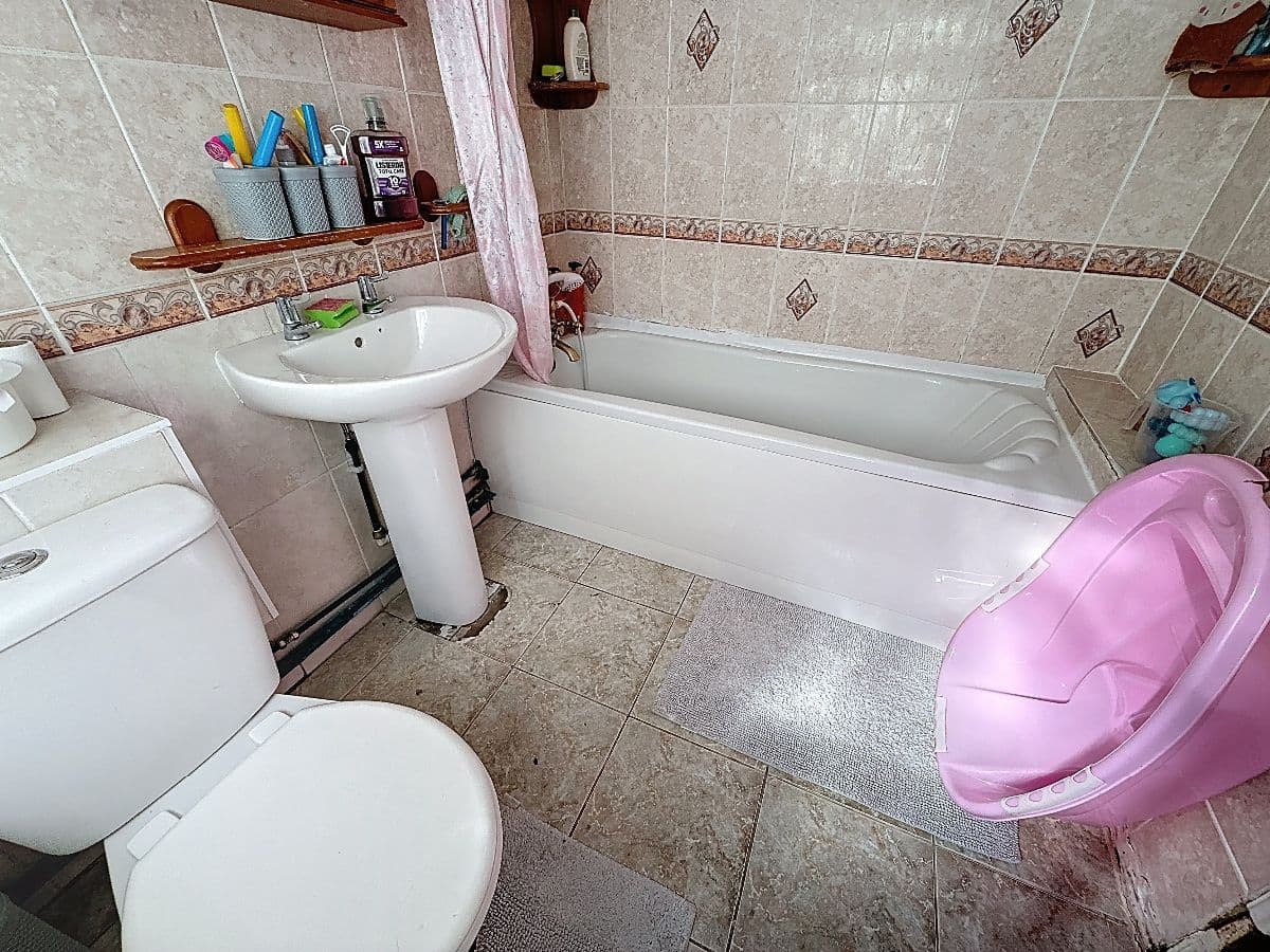 2 bed house in King William Street, Stoke-on-Trent