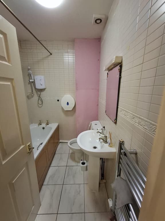 1 bed house in , 22 Gloucester Road, Bristol