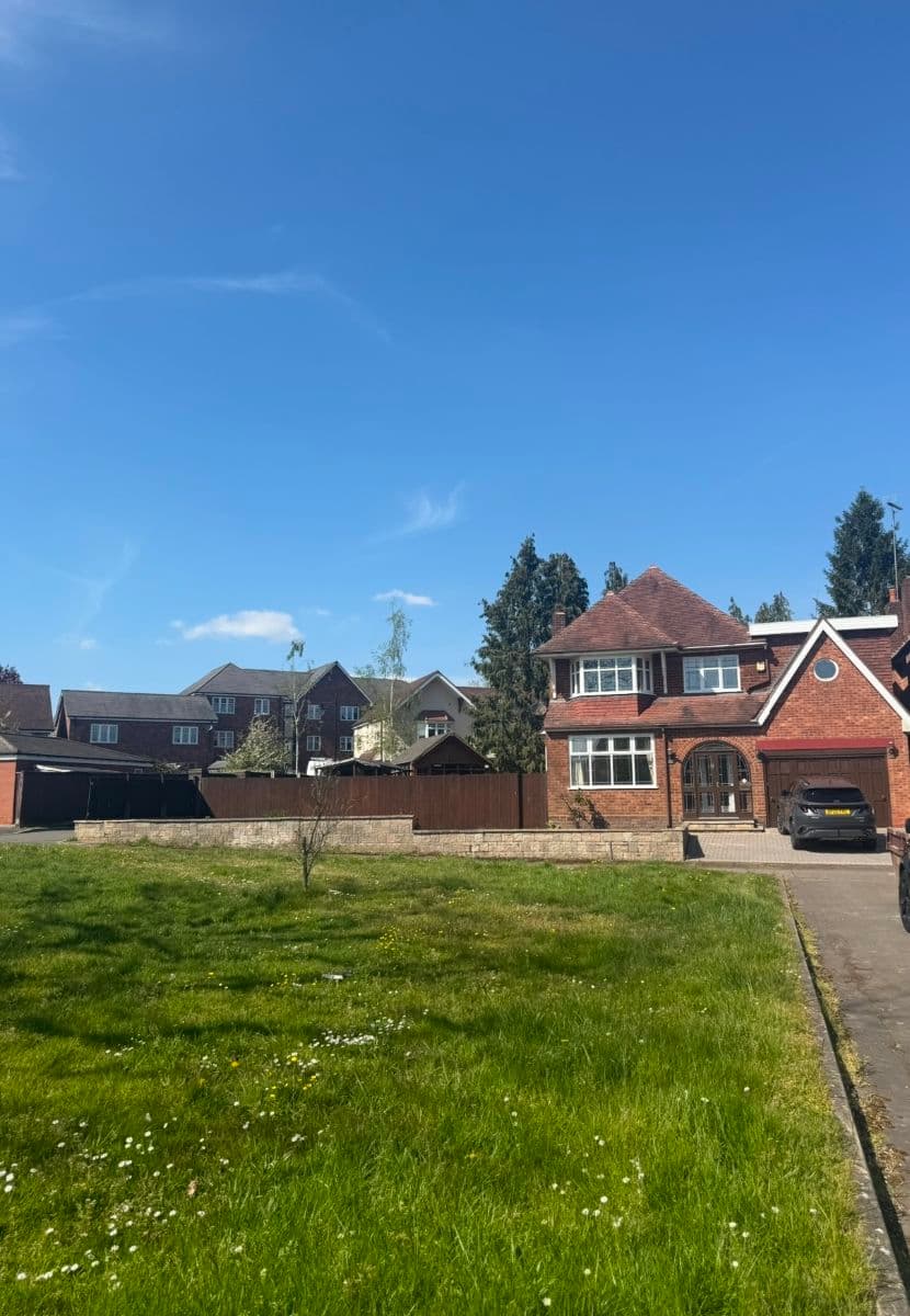 4 bed house in Broad Lane, Birmingham