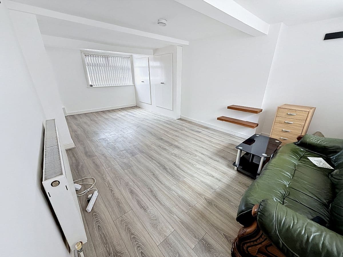 1 bed house on Lawton Street, 56A Lawton Street