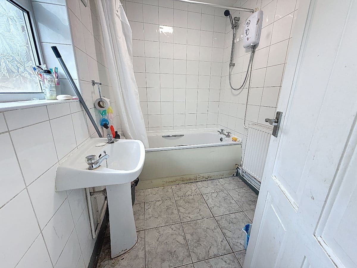 2 bed house in Carron Street, Stoke on Trent