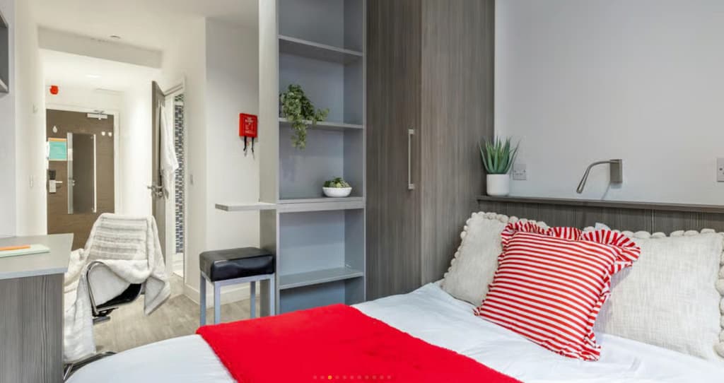 1 bed flat in (CGB-1-4), Centre Gate, Bristol