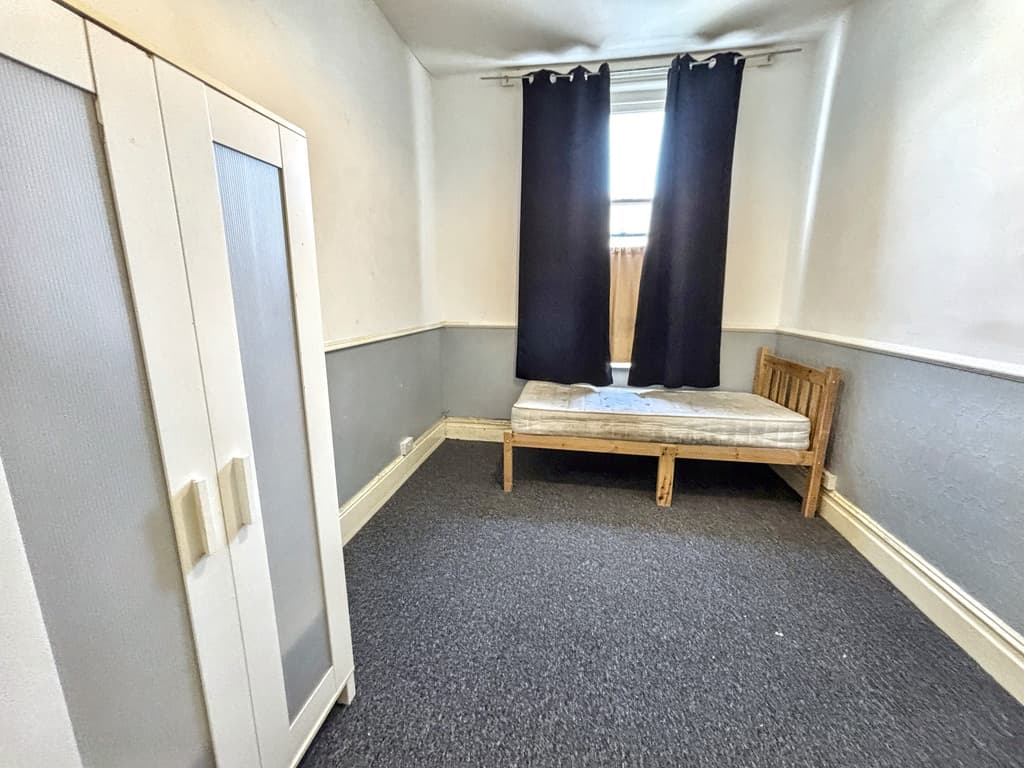 room on 7 Gloucester Road, Avonmouth