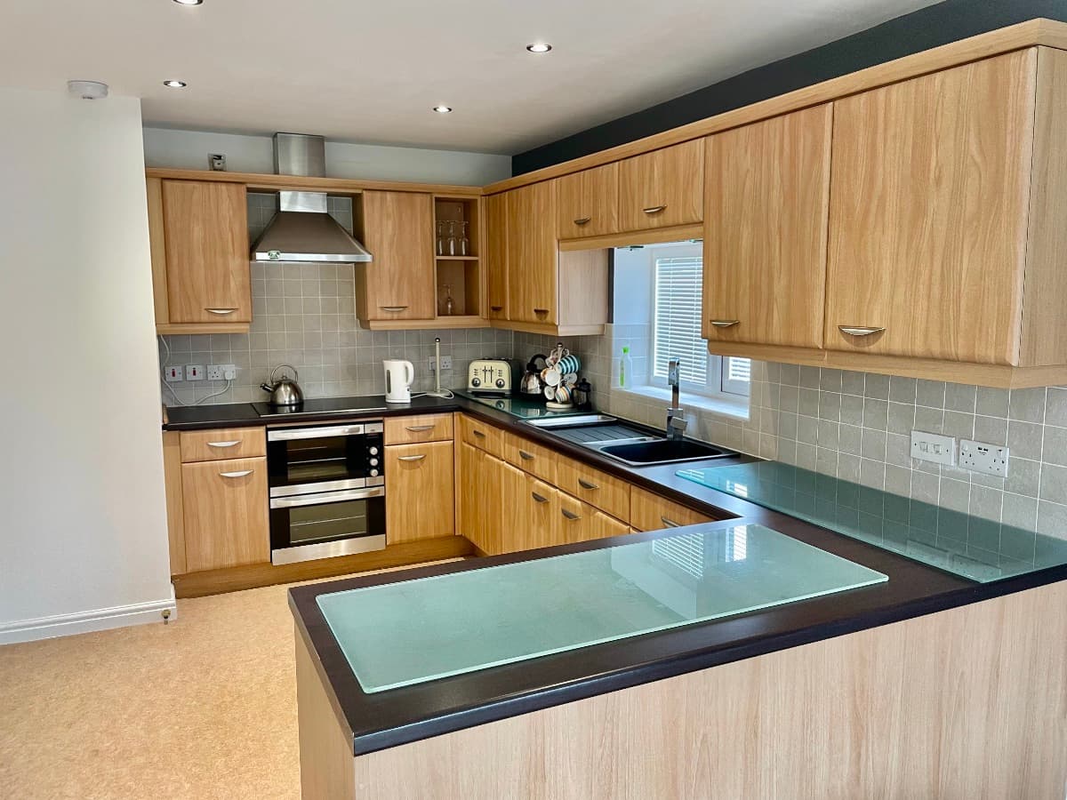 6 bed house in Godwin Way, Stoke-on-Trent