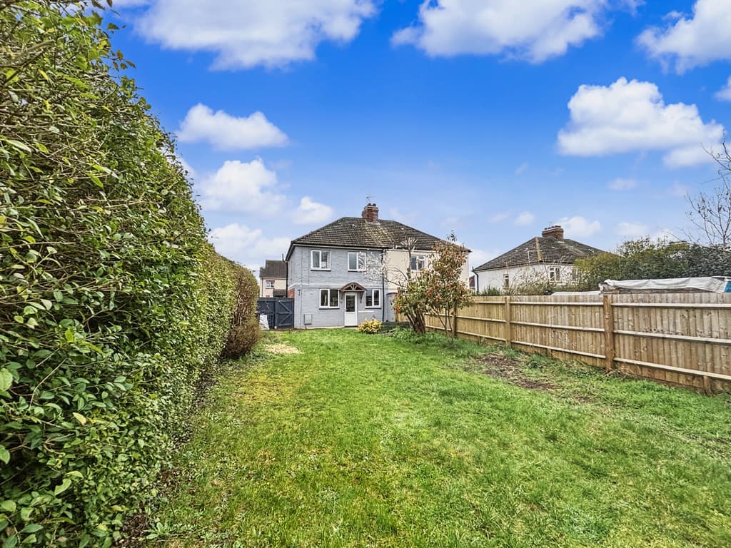 3 bed house in Woodcock Lane, Stonehouse