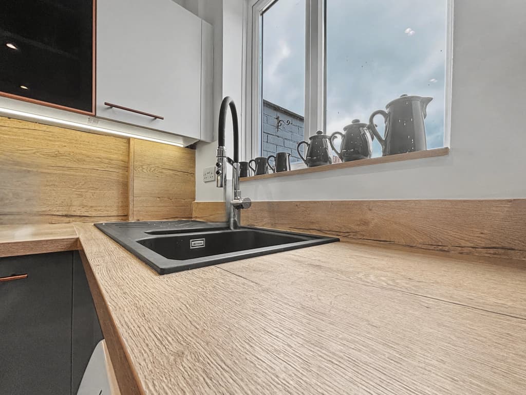3 bed house in Woodcock Lane, Stonehouse