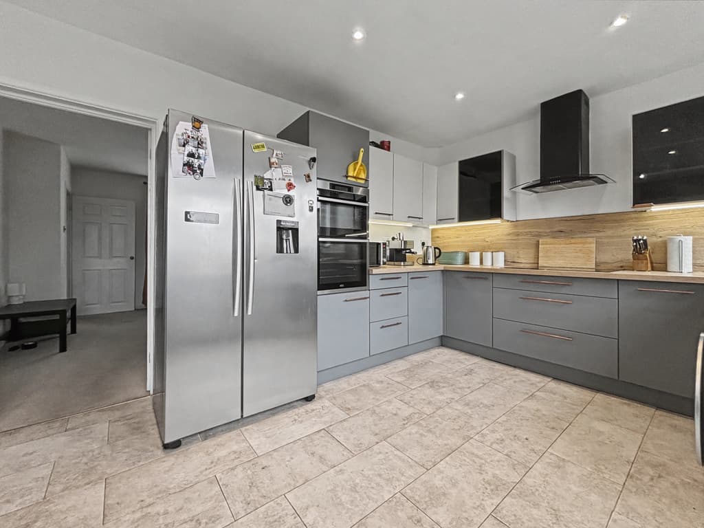 3 bed house in Woodcock Lane, Stonehouse